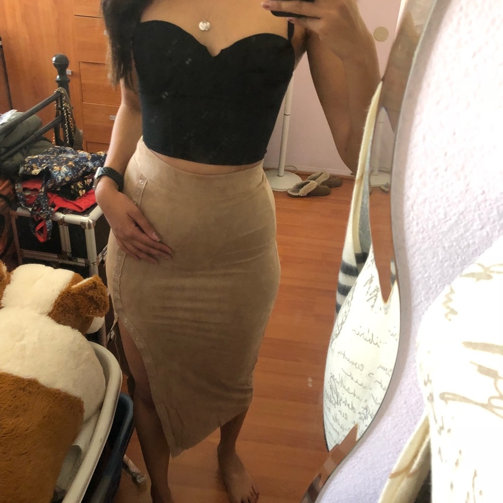 Black Crop Top 🖤